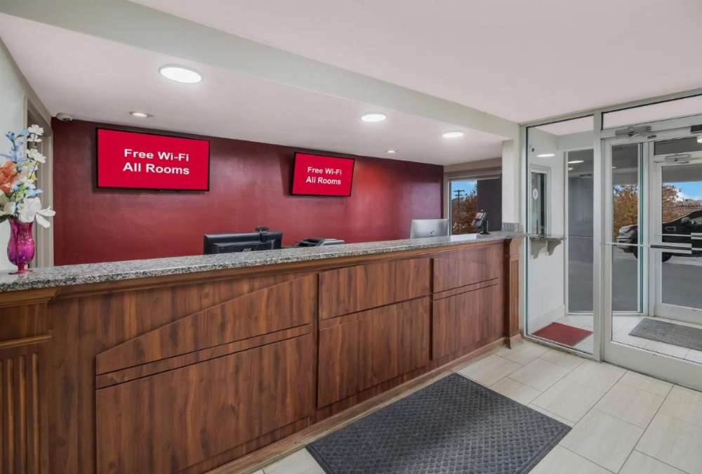 Red Roof Inn & Suites Jackson Image 11