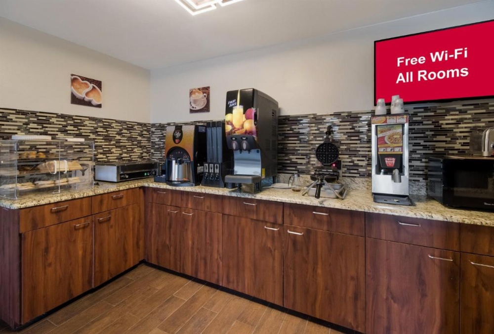 Red Roof Inn & Suites Jackson Image 16