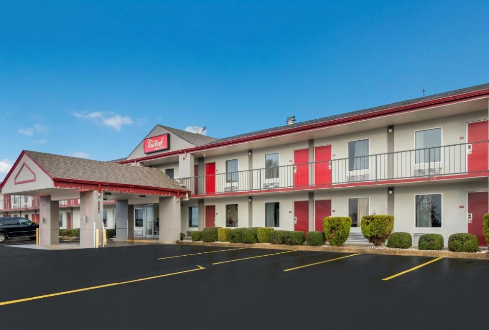 Red Roof Inn & Suites Jackson Image 6